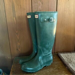 Original tall Hunter rain boots 8M / 9F